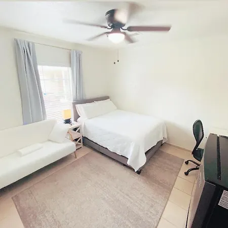 Hotel Holistic Gem W/1Gig Wi-Fi & Free Parking